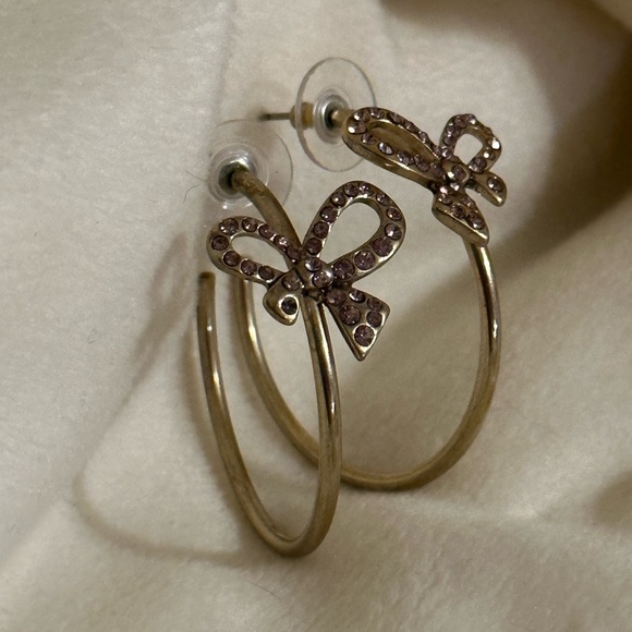 Betsey Johnson Gold Hoops - Picture 1 of 3